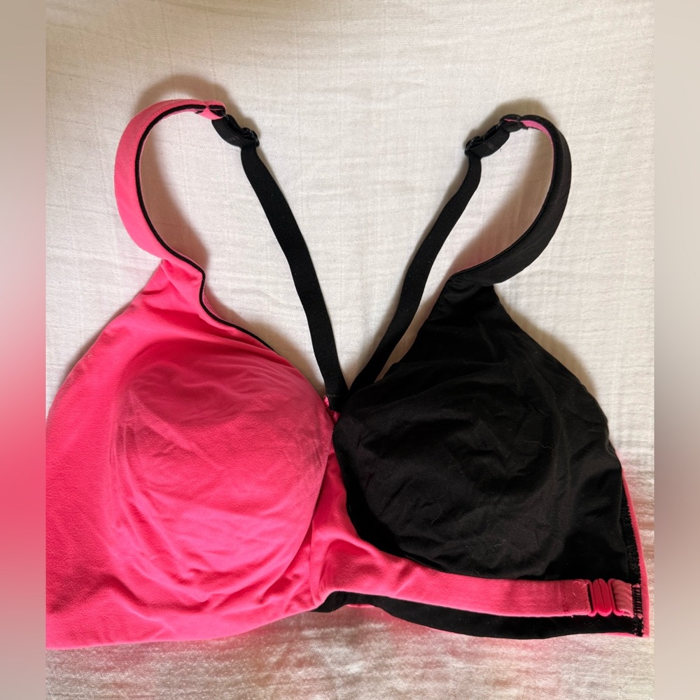 Victoria's Secret Pink & Black Seamless Molding Bra